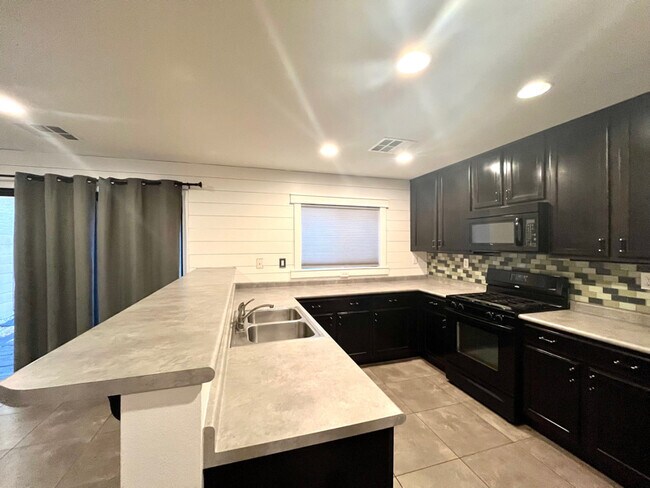 Photo - 9937 Baron Coast St