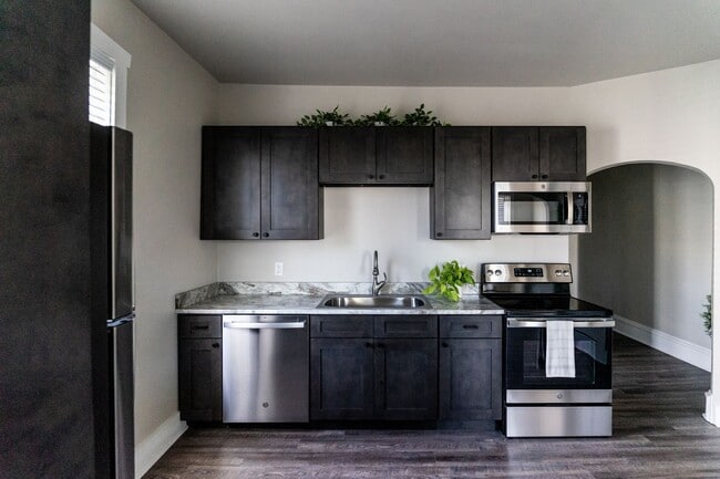 Photo - Market Street Commons A Unit 4 Park 201