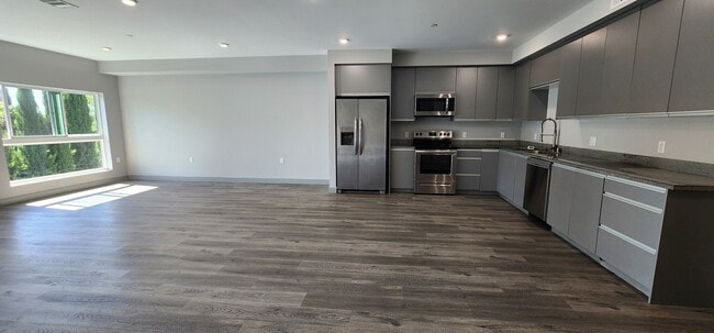 Photo - 7040 Woodman Ave Unit 204