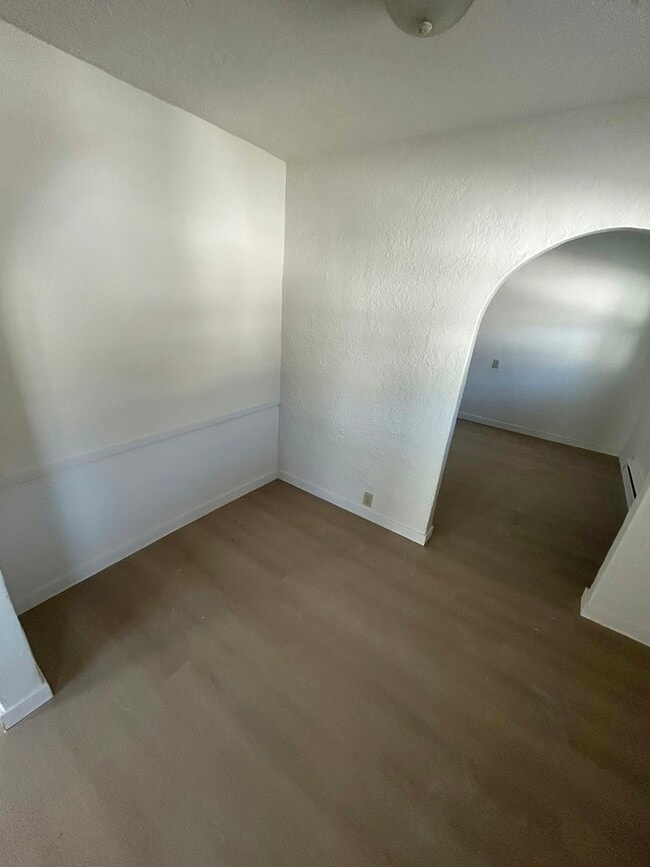 Photo - 418 W 13th St