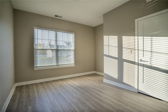 Photo - 69 Allandale Dr