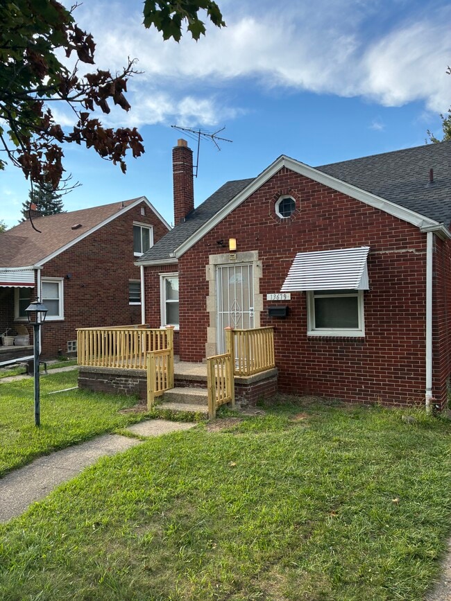 Building Photo - 13679 Bringard Dr Rental