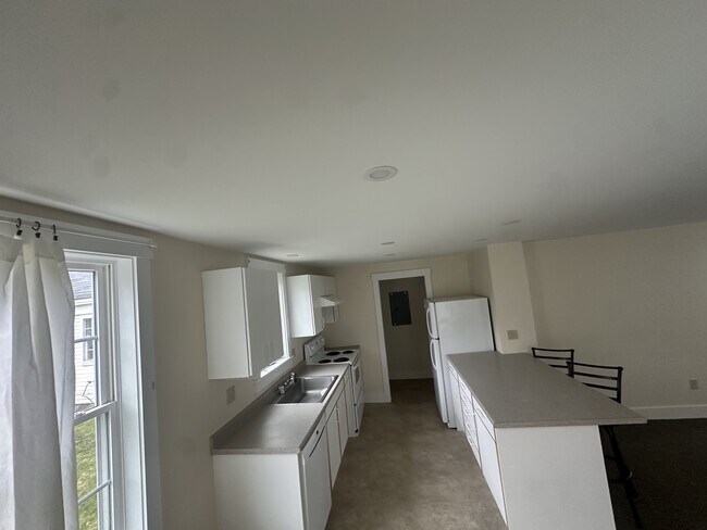 Photo - 799 River Rd