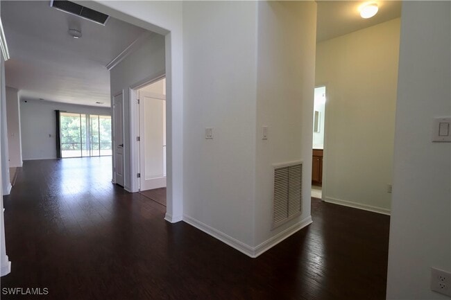 Building Photo - 2338 Heydon Cir E Rental