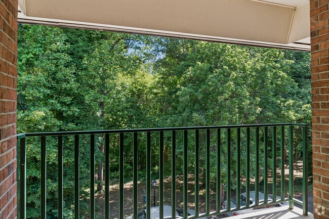 2BR, 1BA - 925SF - Balcony - The Jeffersonian