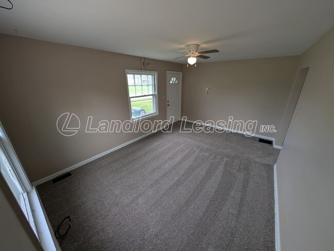 Photo - Nice 3 bedroom bungalow with full basement and garage.