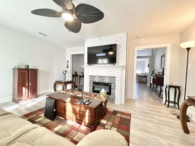 Photo - 6031 Ambassador Dr