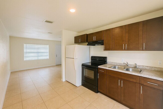 Photo - 908 Mccray Ct