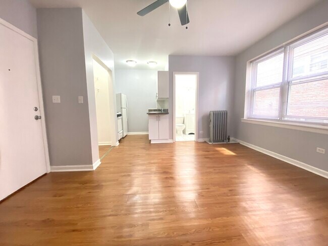 Photo - 4241 N Kenmore Ave Unit 106