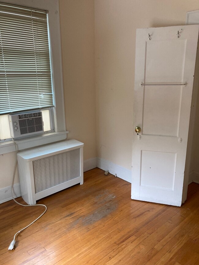 Photo - 326-1 Wayne St