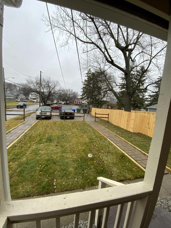 Photo - 877 Heyl Ave