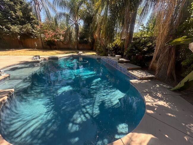 Photo - Beautiful home for rent in Visalia!