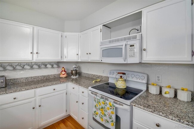 Photo - 7053 Townsend Dr