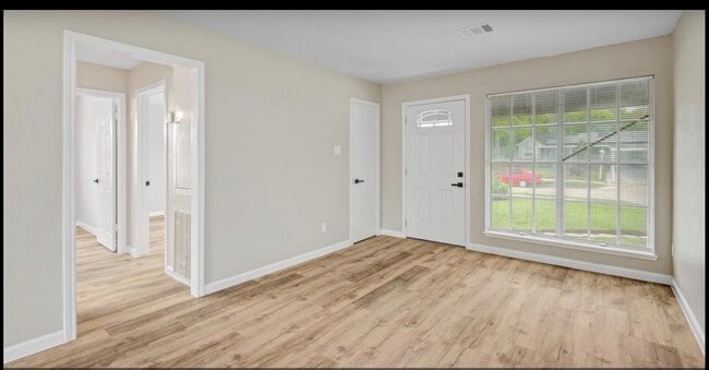 Photo - 10611 Leitrim Way