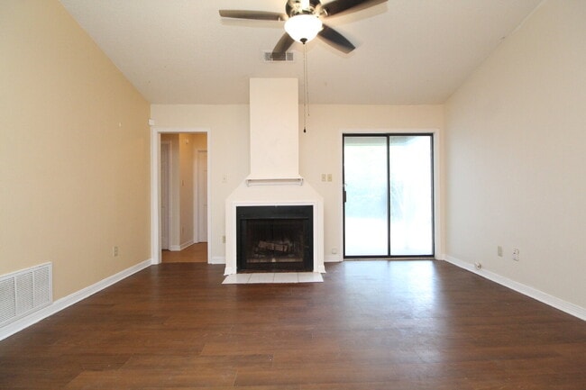 Photo - Updated 2BR/1BA West Pensacola Home with Fenced Backyard, Fireplace & Convenient Access to Mobile... Unit D