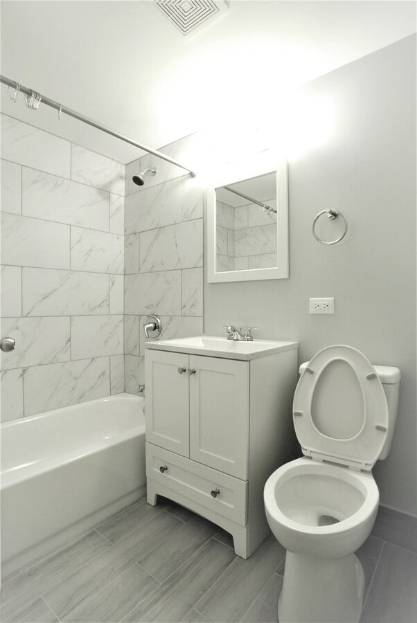Photo - 533 Green Oaks Ct S Unit 4