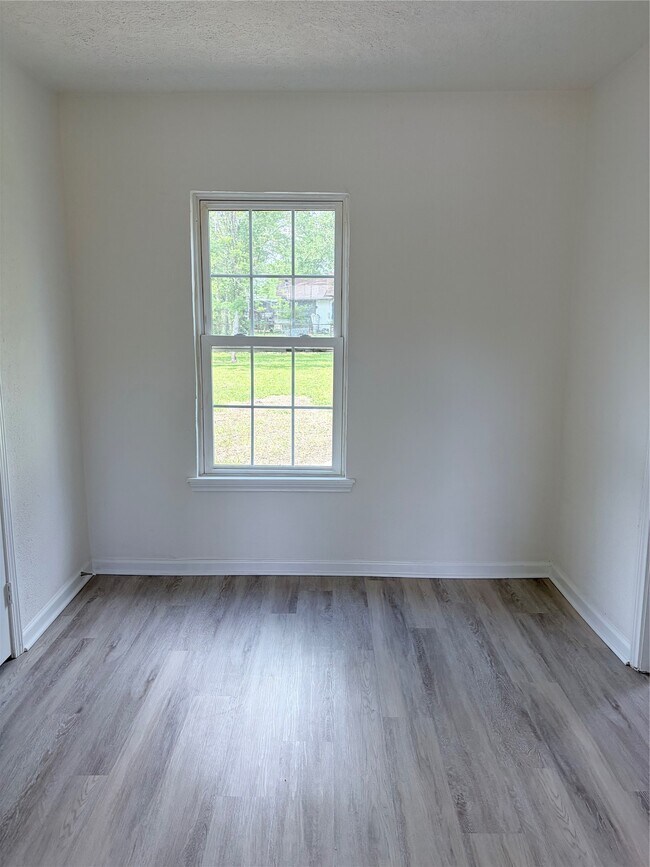 Photo - 8837 Oak Knoll Ln