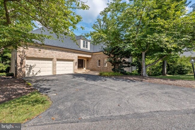 Building Photo - 370 S River Landing Rd Rental