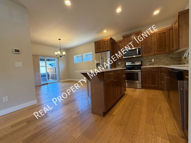 Photo - 2713 NE Black Oak Pl
