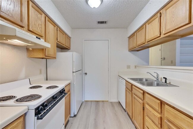 Photo - 11900 Alpheus Ave