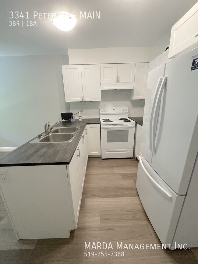 Photo - RENOVATED 3+1BED/1 BATH TOWNHOUSE WEST WINDSOR INCLUSIVE! 1/2 MON FREE Unit MAIN