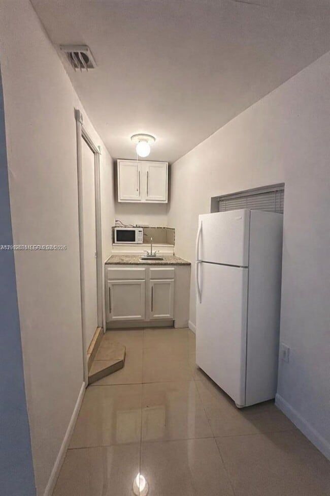 Photo - 1572 NE 149th St Unit C