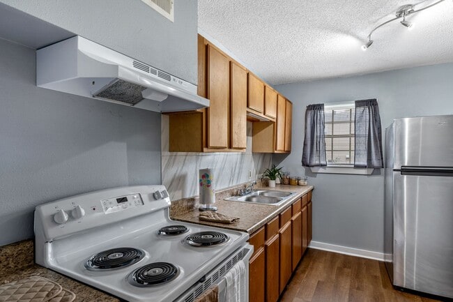 Photo - Silver Lake Apartments