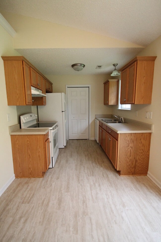 Photo - Exclusively Offered by Muse Realty, LLC