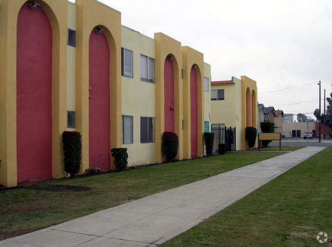 Building Photo - 1019 5th St Rental