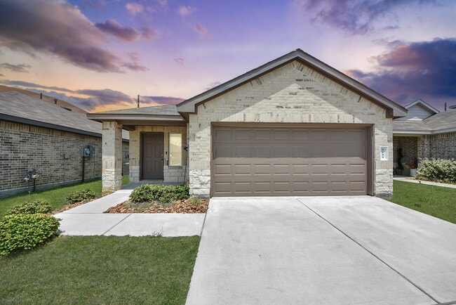 Building Photo - 5611 Simcrest Grove Dr
