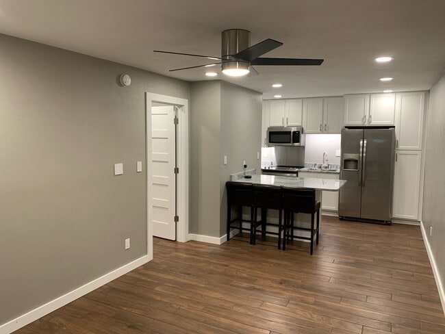 Building Photo - 403 Hayden Rd Unit #104