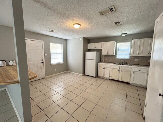 2509 S Belair Dr
