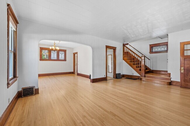 1625 Selby Avenue