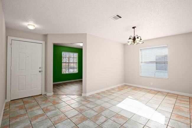 Photo - 185 Segovia Way