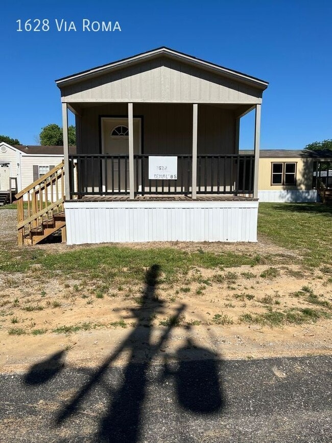 Building Photo - 1628 Via Roma Dr