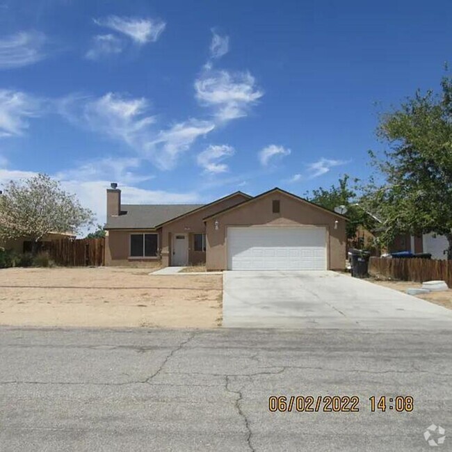 Building Photo - California City Home of Beauty