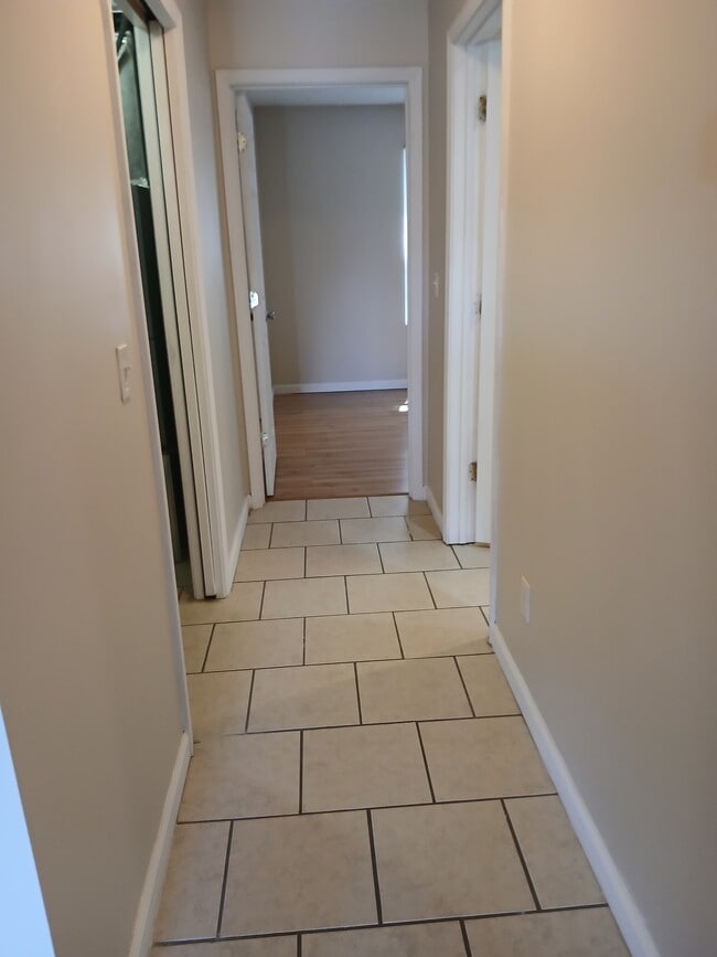 Photo - 1009 Briarwood Rd