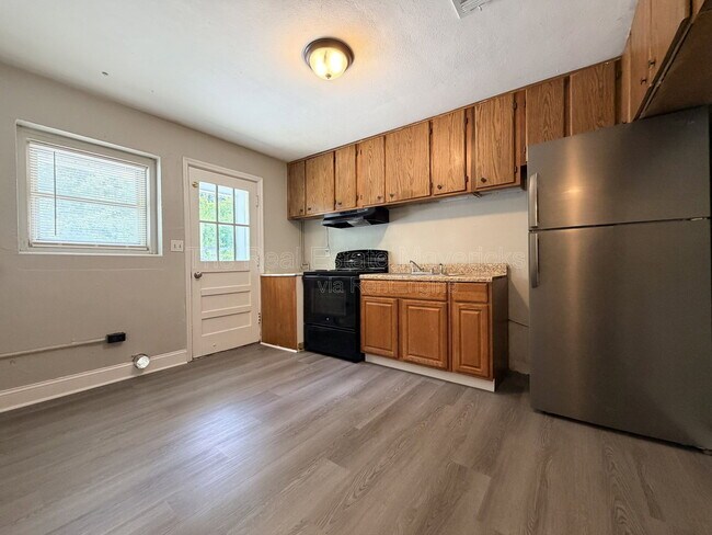 5601 Belaire Dr Unidad D