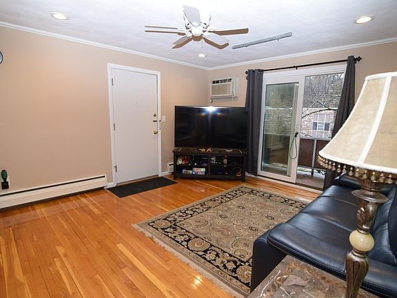 Photo - 63 Lionel Ave