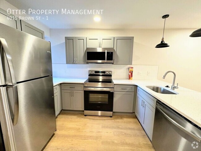 Building Photo - 2BR/1BA Gorgeous Ground Floor Apartment wi... Unit 1