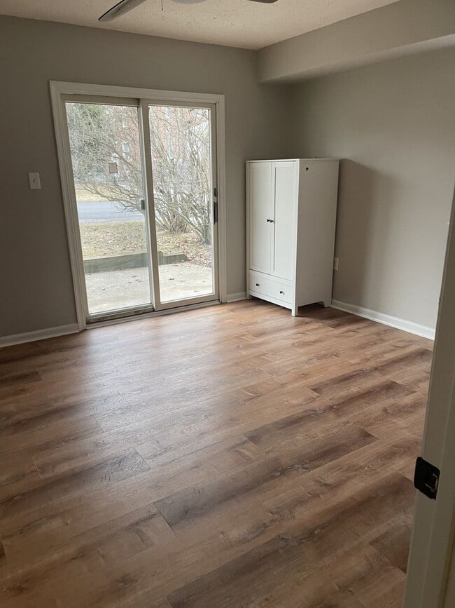 Photo - 323 Jefferson St Unit 2nd Floor