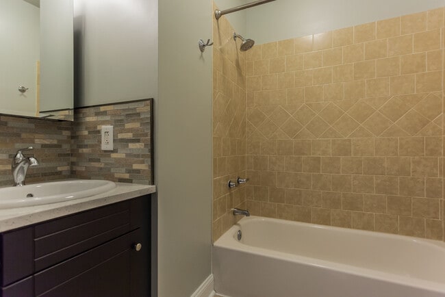 Building Photo - 1818 Federal St Unit A