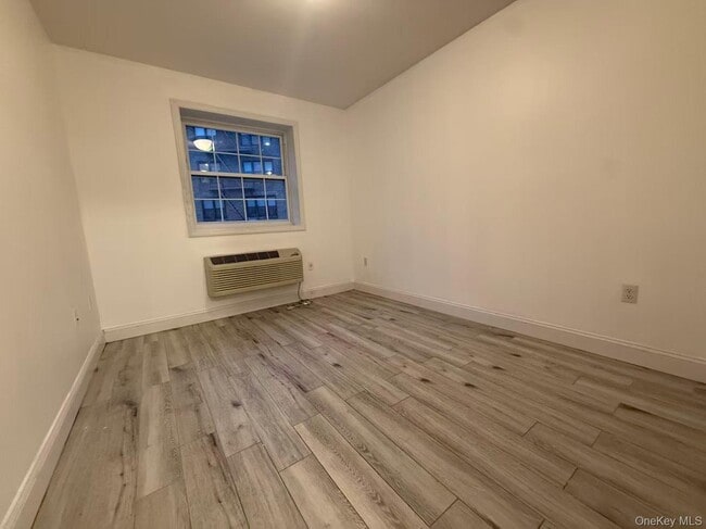 Photo - 57-14 Xenia St Unit 3