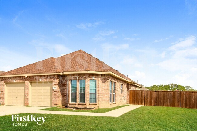 Photo - 2925 Oakshire St