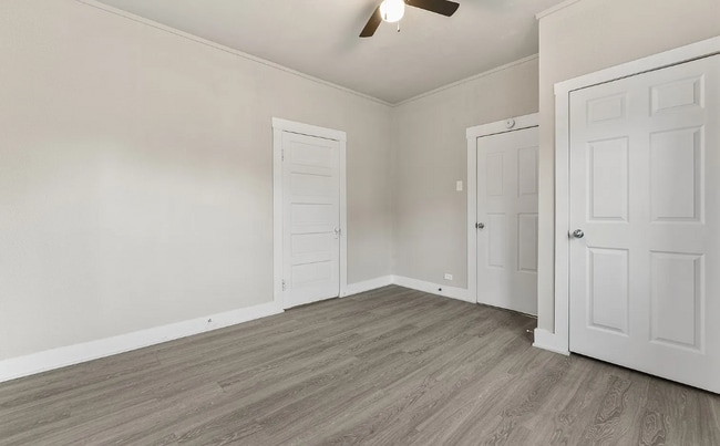 Photo - 504 Lottie St