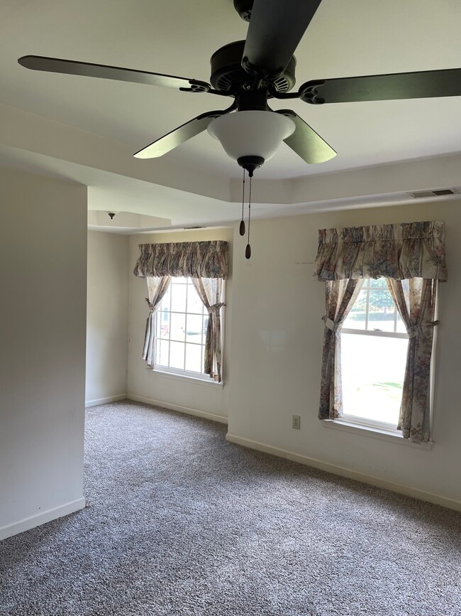 Photo - 208 Cambridge Plz