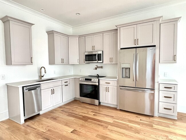 Photo - 120 E Duffy St Unit B