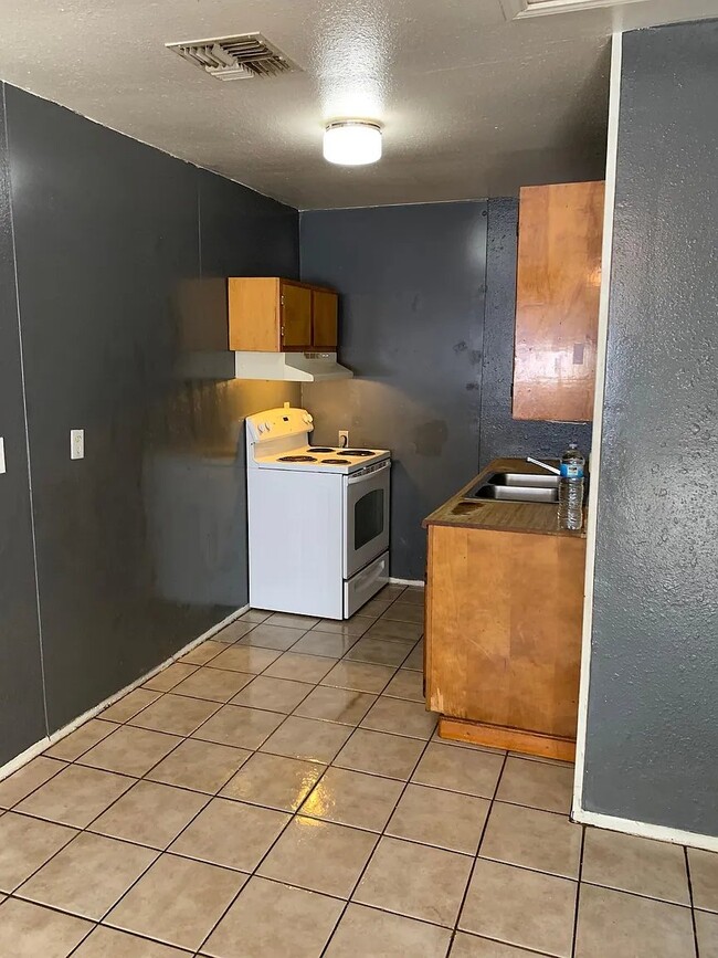 102 San Diego St
