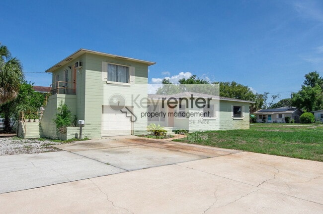 Photo - 441 57th St N