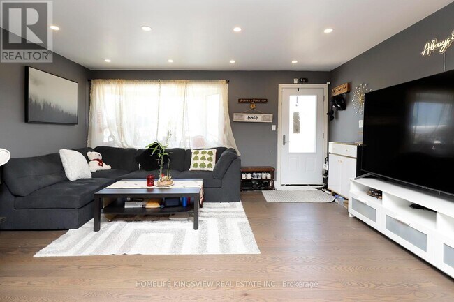 Photo - 110 Longfield Rd